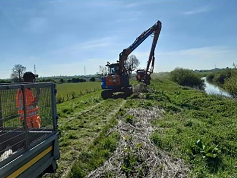 jrobsgroundmaintenance.co.uk_--_371032823